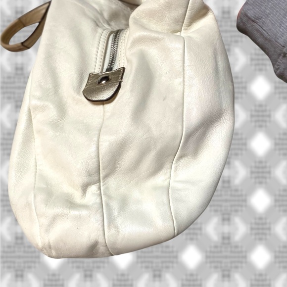 Coach F17092 Soho Ivory & Gold Leather 3 Pocket Bag. Wallet Free W $70 Min Order - Picture 8 of 16